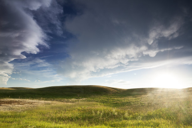 Mammatus风暴云萨斯喀彻温省图片下载