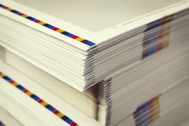 在印刷厂印刷文件夹的细节素材图片