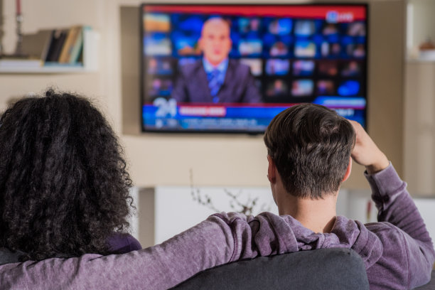 一些看电视图片下载