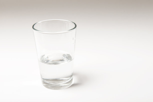 一杯水图片下载