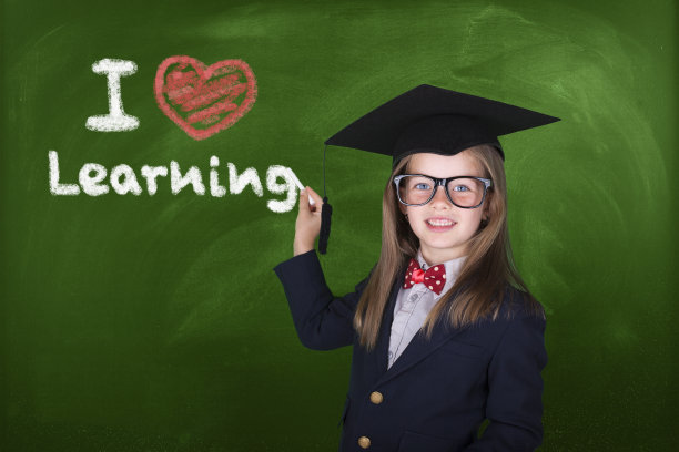 学龄前儿童毕业图片下载