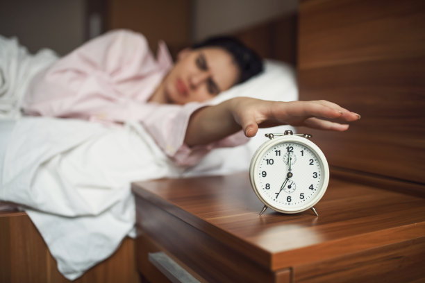 不是一个早起的人图片下载