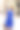 自信的女人边听音乐边去参加鸡尾酒会图片下载