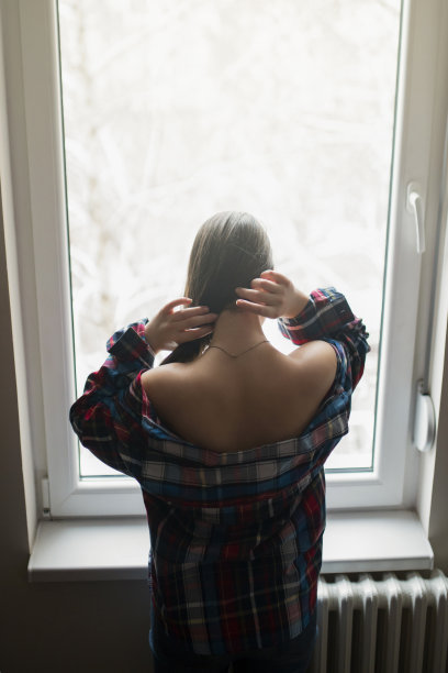 今天我呆在家里图片下载