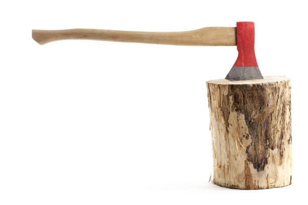 衣箱里的斧头素材图片