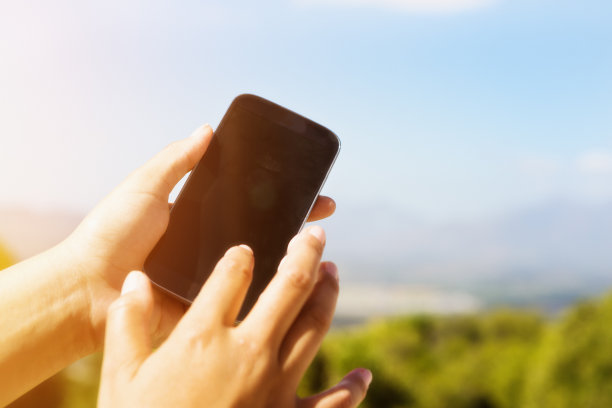 手触屏智能手机户外图片下载