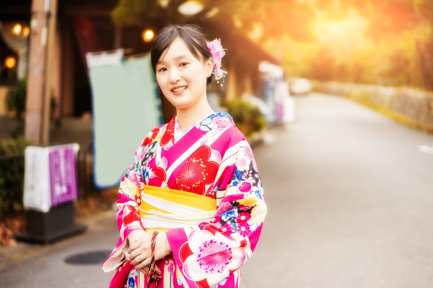 京都的年轻艺伎图片下载
