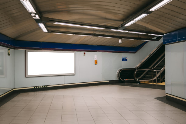 地铁站广告牌图片下载