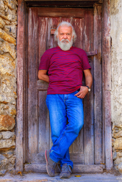 年长男性图片下载