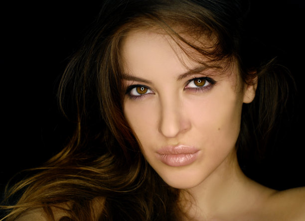 美丽的女孩与神话般的外表图片下载