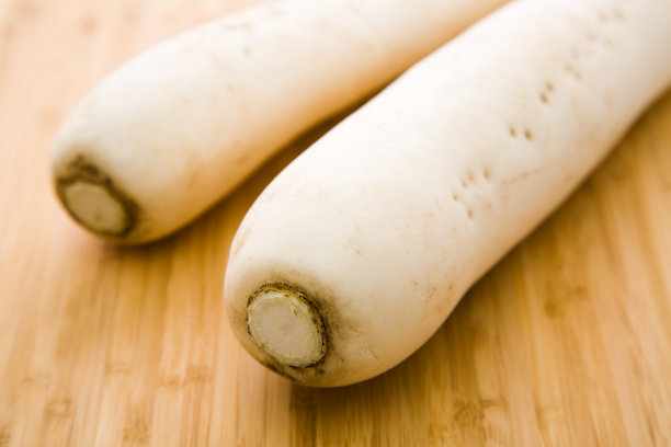 两个白萝卜图片下载