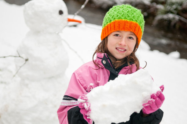 玩雪图片下载
