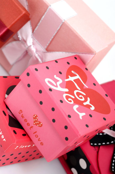 粉红色的礼品盒图片下载