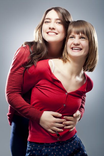 两个朋友在一起快乐图片下载