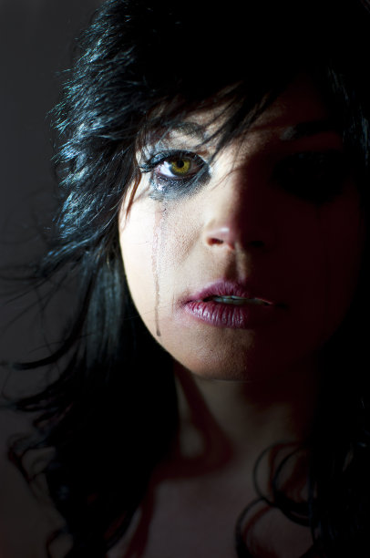 哭泣的美丽图片下载