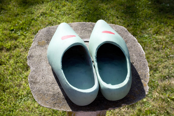 木底鞋图片下载