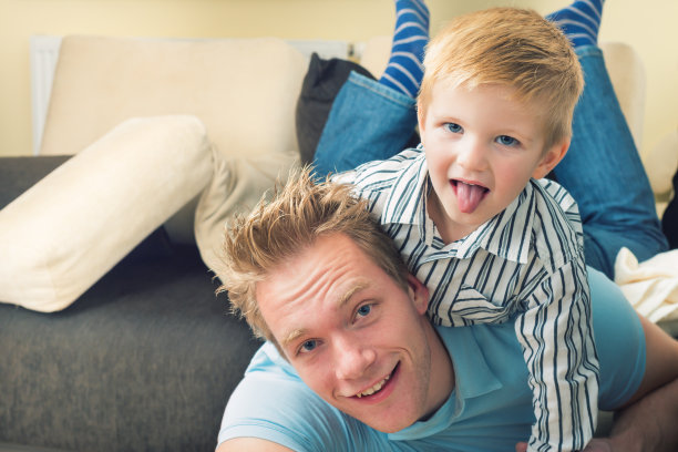 父亲和儿子图片下载