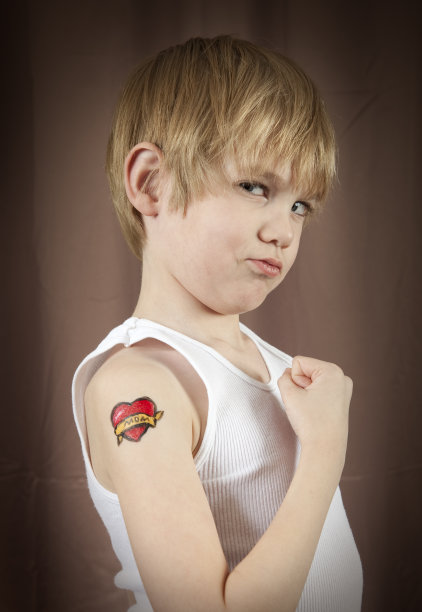 纹身少年素材图片