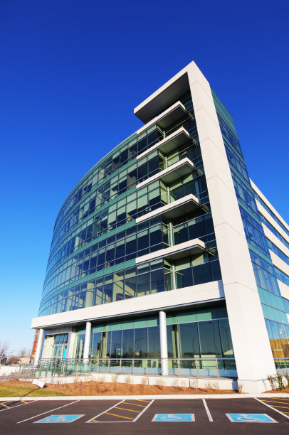 新总部大楼，带停车场图片下载