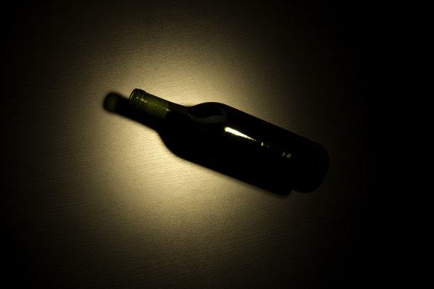 旋转瓶子图片下载