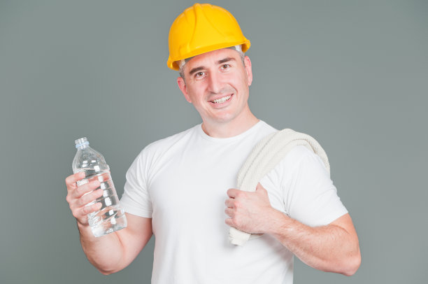 男工人在刹车图片下载