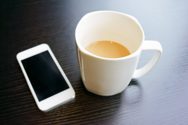 智能手机和咖啡图片下载