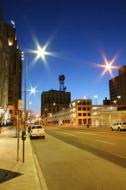 俄亥俄州代顿市街景夜图片下载