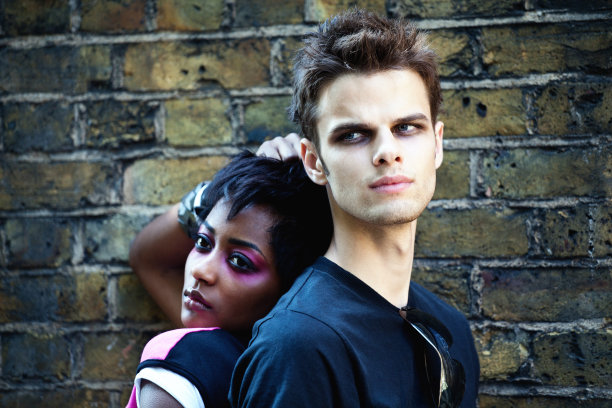 年轻的夫妇图片下载