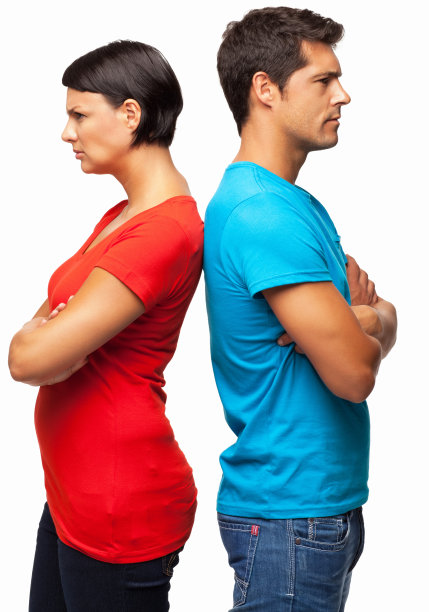 夫妻关系困难-孤立图片下载