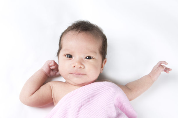 亚洲婴儿与复制空间图片下载