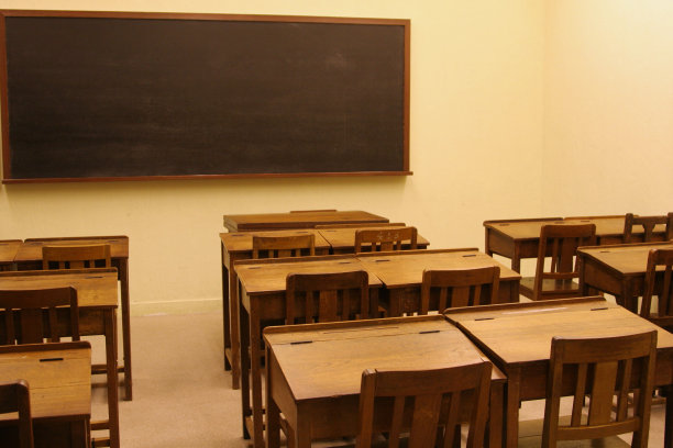 回到我以前的教室图片下载