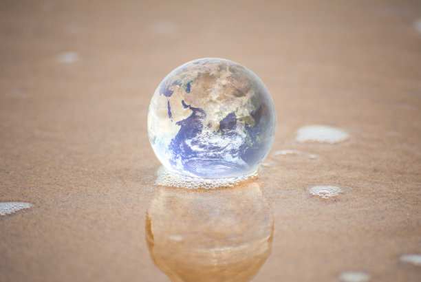 全球在水中图片下载