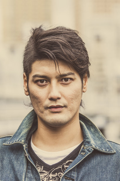 年轻人的肖像。图片下载