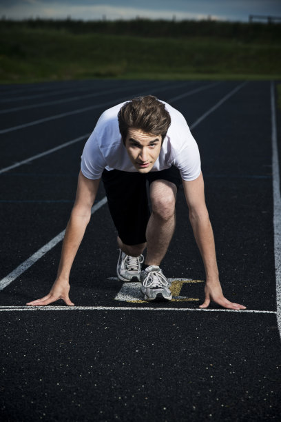 车手在起跑线上图片下载