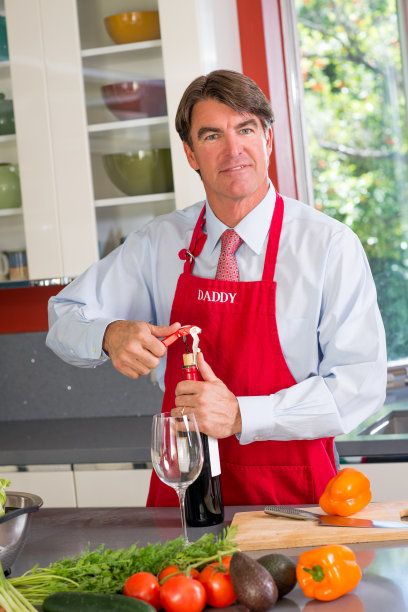 给酒瓶塞软木塞图片下载