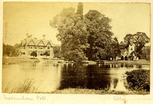 Medmenham修道院图片下载