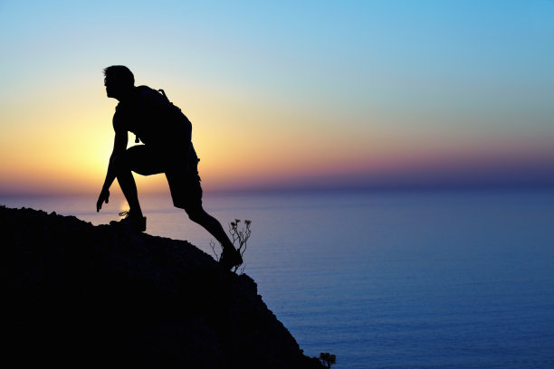 爬山的人图片下载