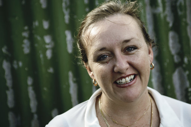 快乐的女士图片下载