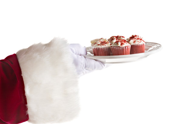 圣诞老人提供红丝绒纸杯蛋糕图片下载
