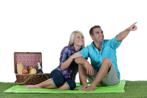 一对情侣在野餐图片下载