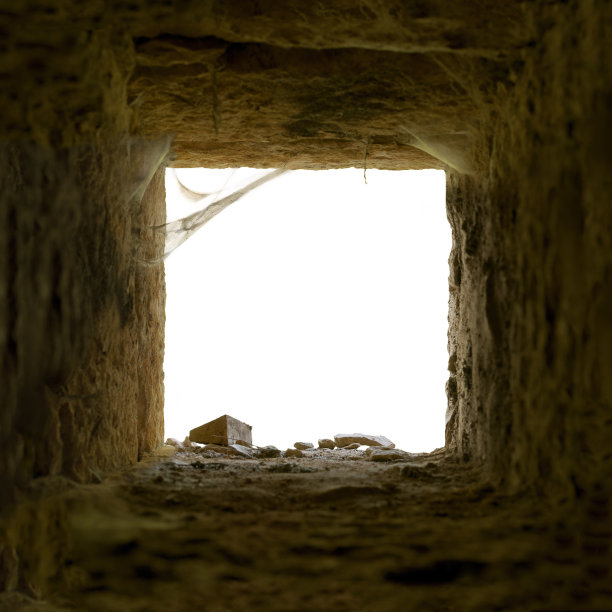 诡异的中世纪窗户|城堡观察孔图片下载