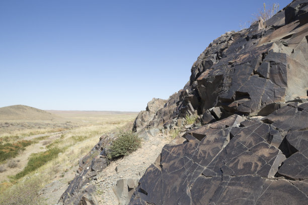 古代岩画，坦加里，哈萨克斯坦图片下载