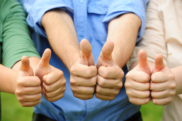 竖起大拇指图片下载