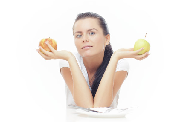 年轻女子吃水果图片下载