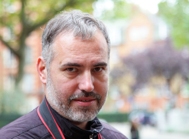 男性，40岁，有胡茬图片下载