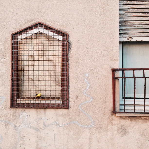 神圣的基督教标志-意大利街道图片下载