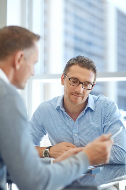 召开富有成效的商务会议素材图片