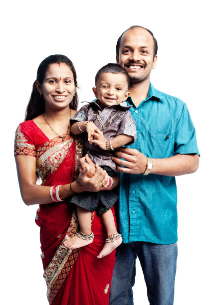 幸福的马哈拉施特拉邦亚裔印度三口之家图片下载