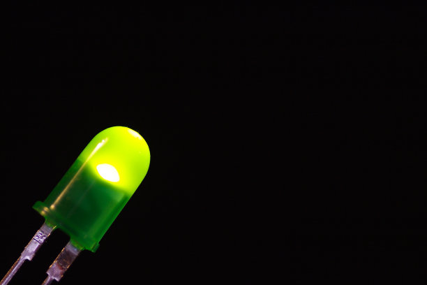 绿色LED点亮黑色图片下载