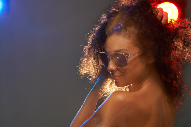 性感的俱乐部会员图片下载